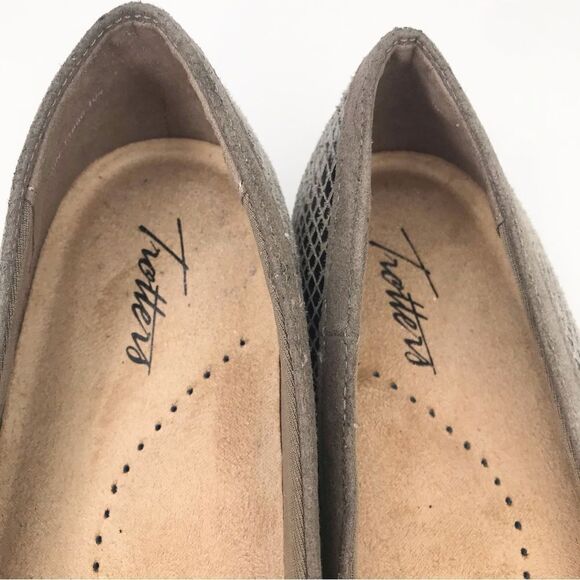 Trotters SHARP Brown Leather Faux Reptile Design Cushioned Slip On Ballet Flat - Picture 13 of 16